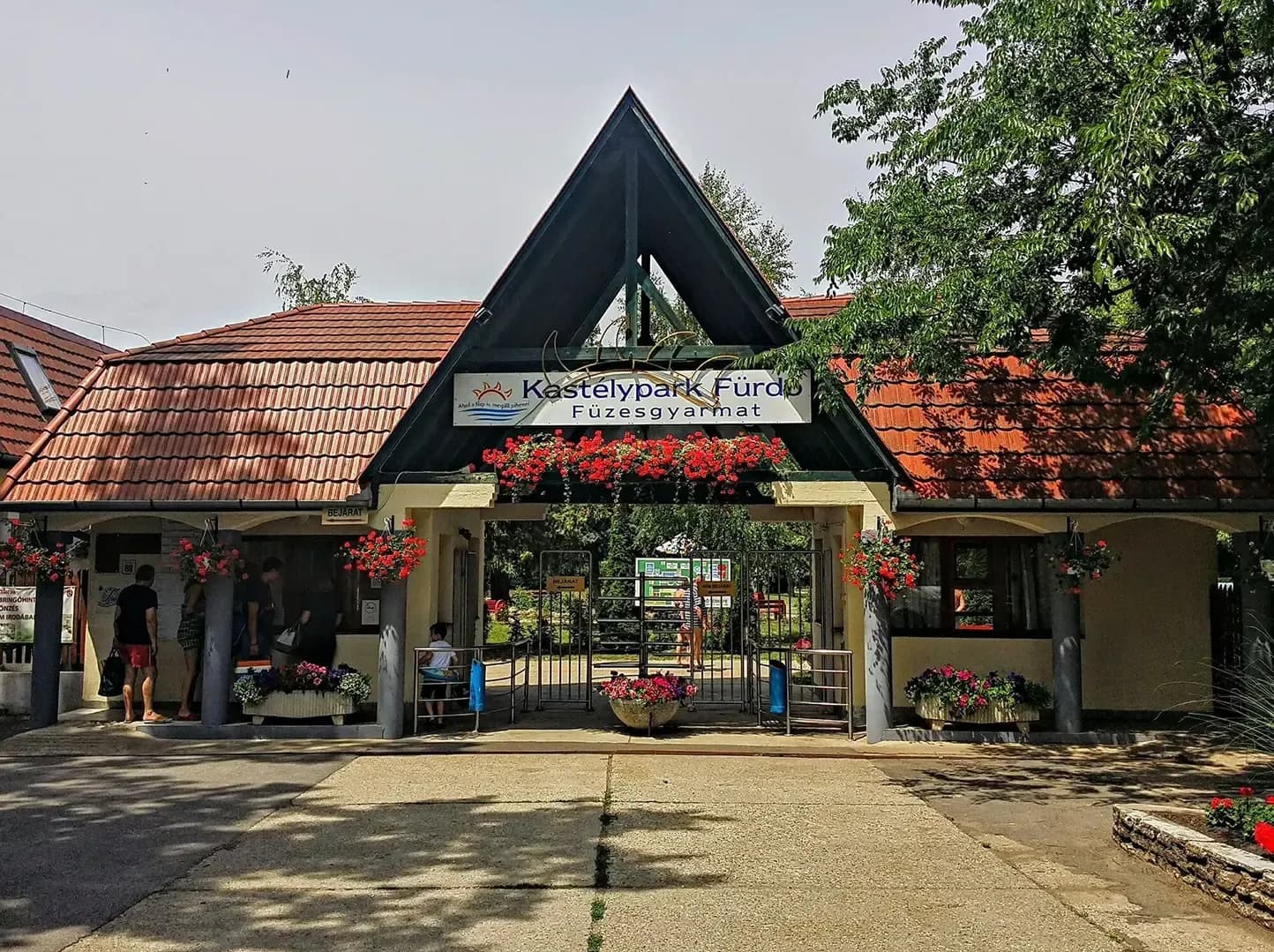 Kastélypark Fürdő